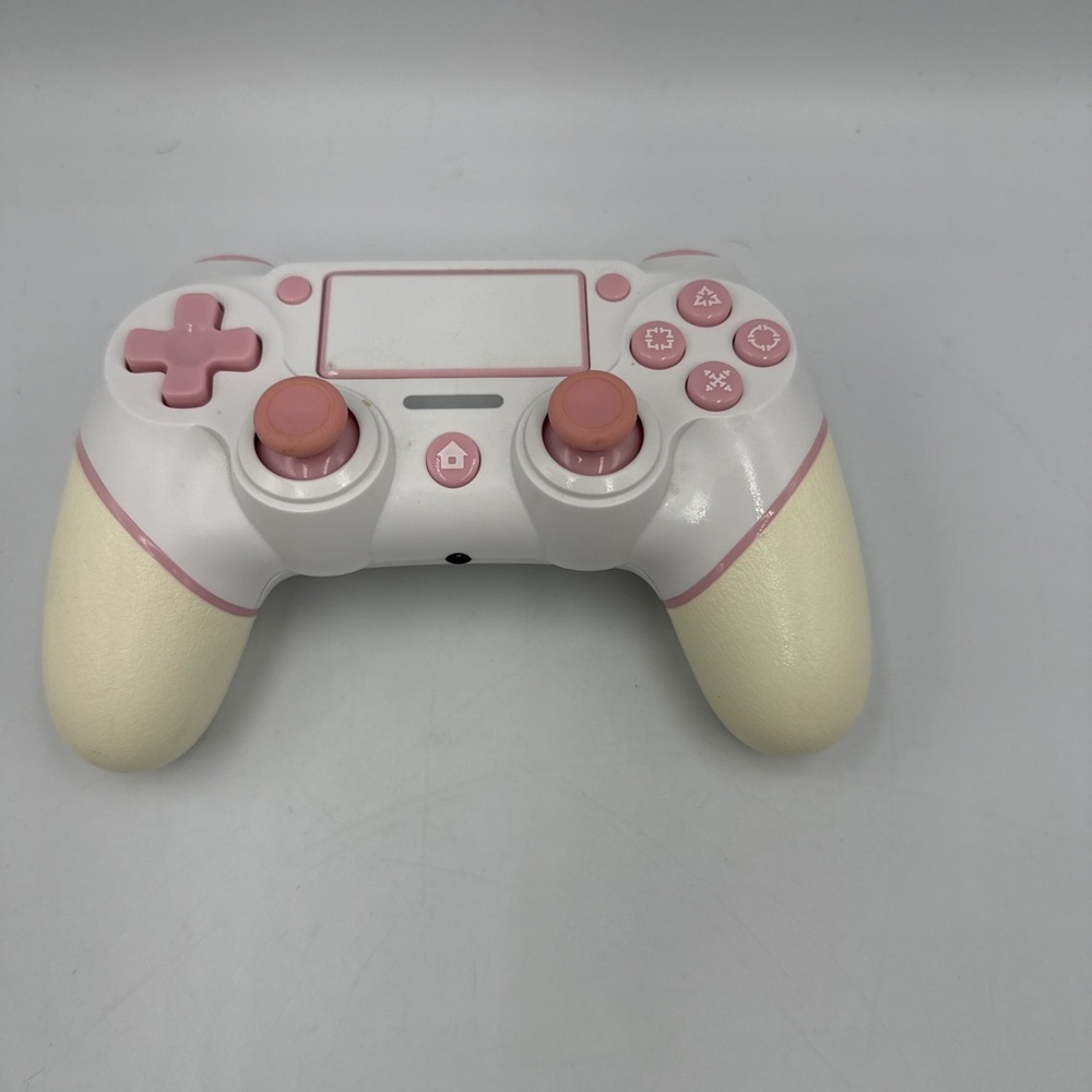 AceGamer wireless controller designed for the PlayStation 4